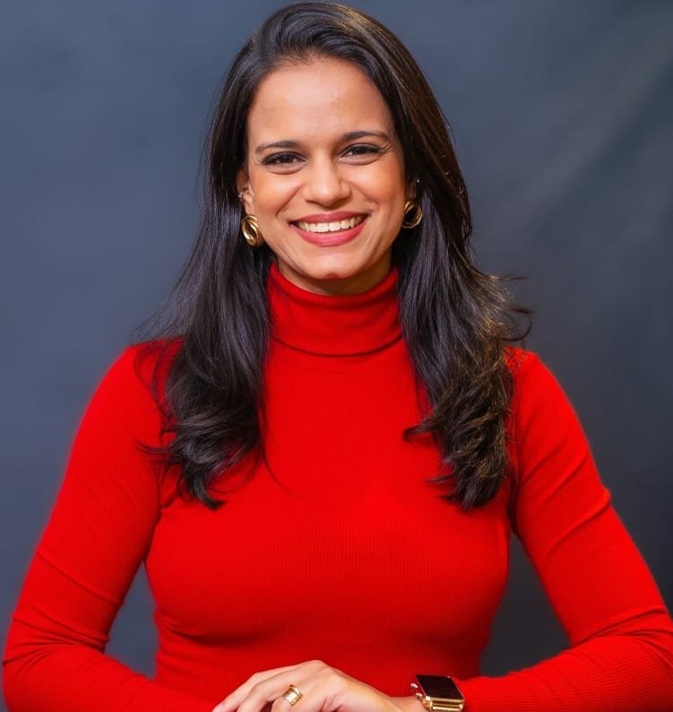 Julia Vidal, especialista em Educação Corporativa e Análise de Dados